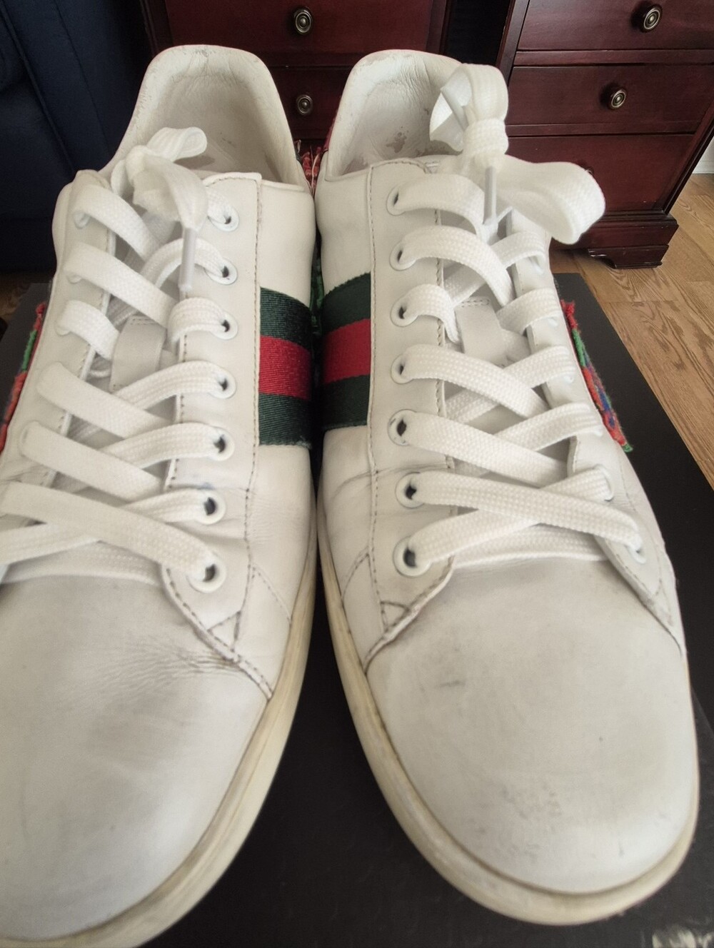Gucci White Sneakers with Red and Green Snakeskin Accents - Picture 8 of 9